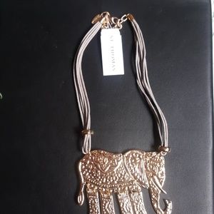 Gold elephant design necklace